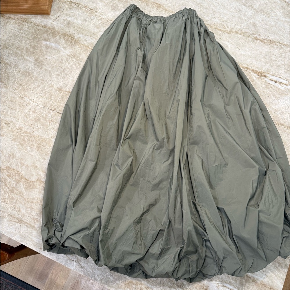 Anthro maxi bubble hem skirt